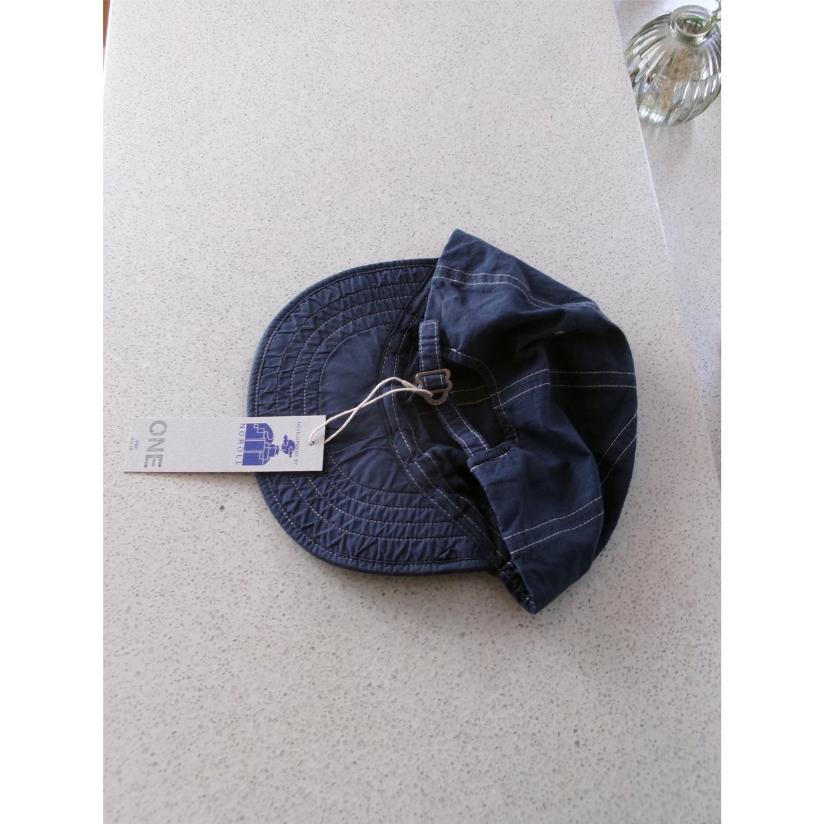 NO ROLL / USUALLY CAPG/D *NAVY | AVET