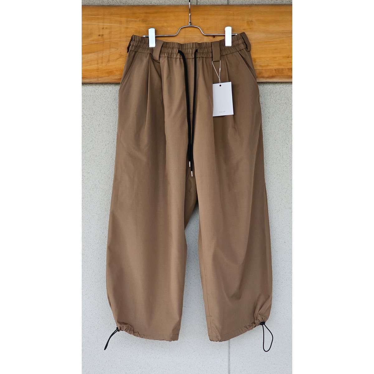Blanc YM / Ripstop Wide Pants *Gold | AVET