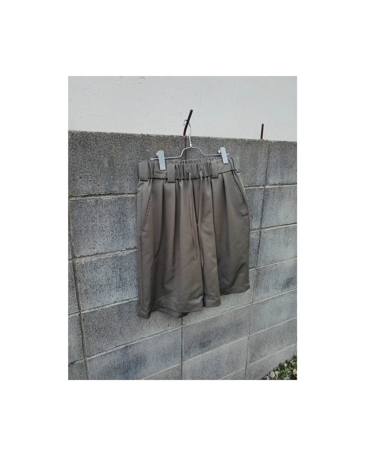 Blanc YM / Wide Easy Half Trousers -Gray | AVET Blanc YM / Wide Easy Half Trousers -Gray | AVET