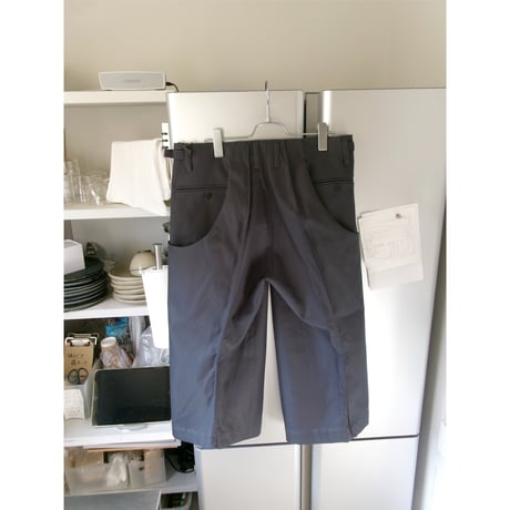 NVRFRGT / S CURVED UTILITY CAPRI TROUSERS *SLATE BLUE