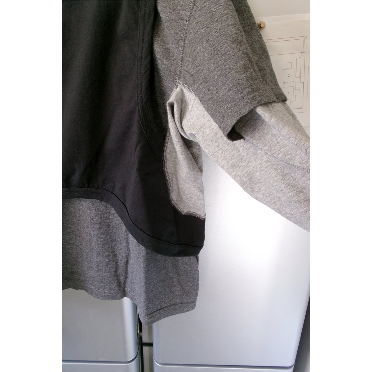NVRFRGT / PANELLED MULTI LAYERD T-SHIRT *GREY |