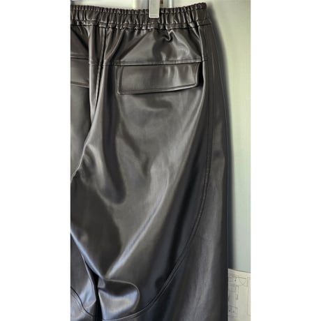 ●OLD FOLK HOUSE / Oval - Vegan Leather *DARK BROWN