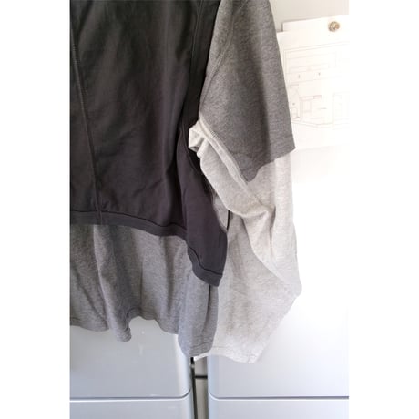 NVRFRGT / PANELLED MULTI LAYERD T-SHIRT *GREY