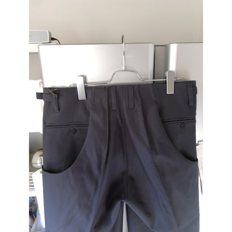NVRFRGT / S CURVED UTILITY CAPRI TROUSERS *SLATE BLUE