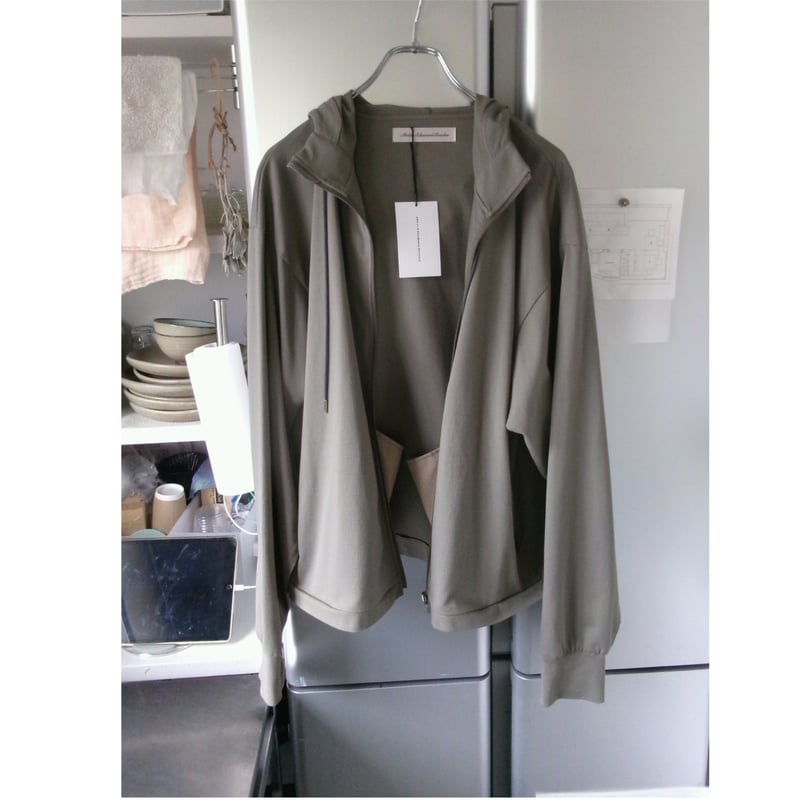 ABELIA EDWARD GOUCHA / SUN HOODIE *KHAKI | AVET