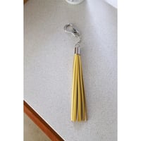 Rich I / ATTACHMENT[LEATER FRINGE CHARM] *YELLOW