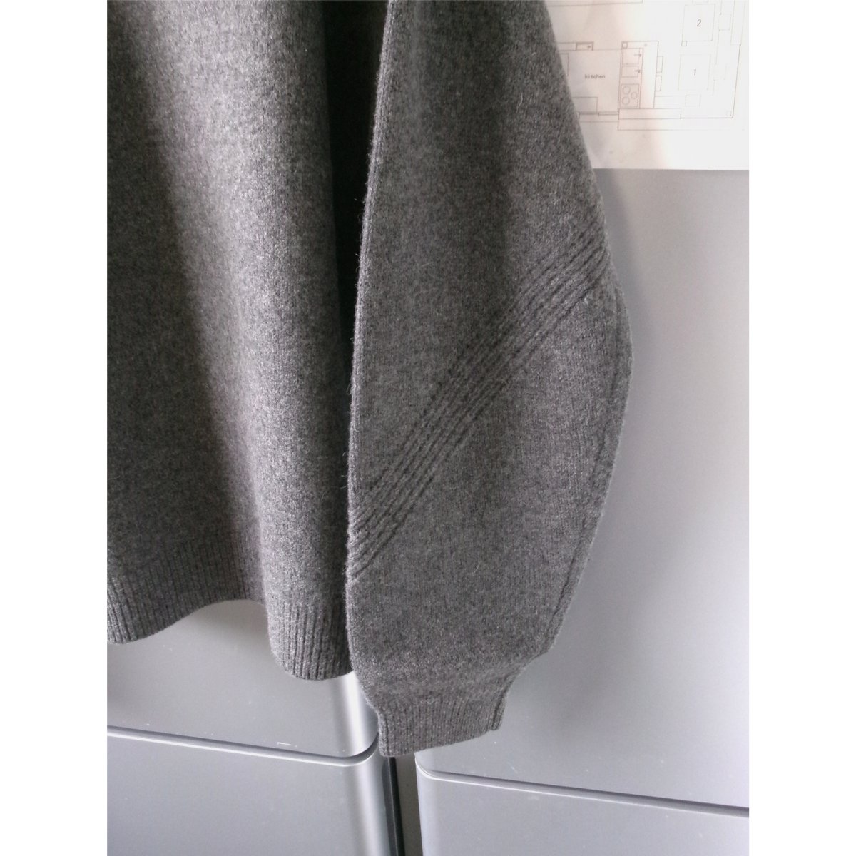 OLD FOLK HOUSE / V-neck Sweater *Gray | AVET