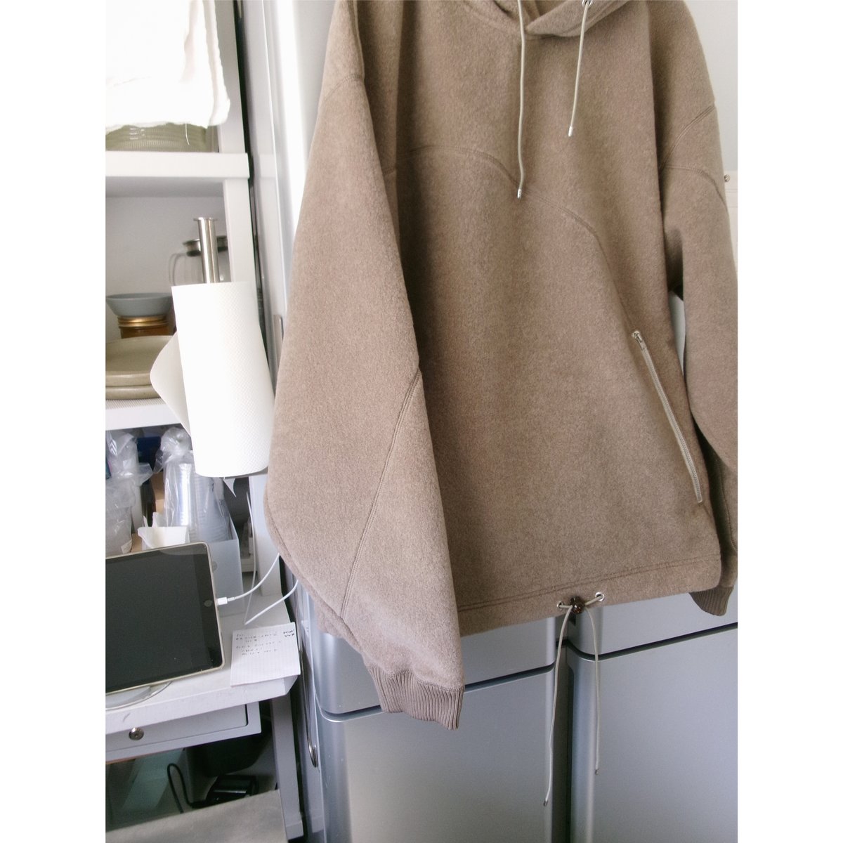 ABELIA EDWARD GOUCHA / FRACTURE HOODIE *BEIGE |