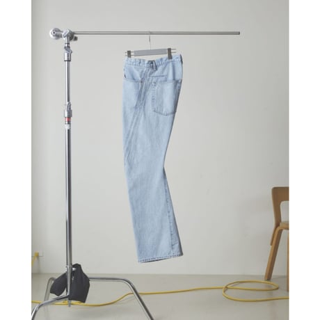 NVRFRGT / 3D TWISTED JEANS- LIGHT FADED INDIGO