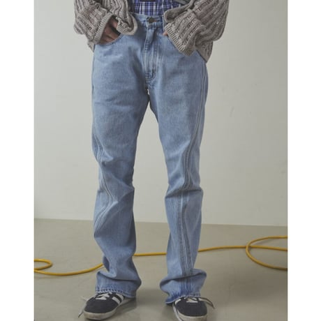 NVRFRGT / 3D TWISTED JEANS- LIGHT FADED INDIGO