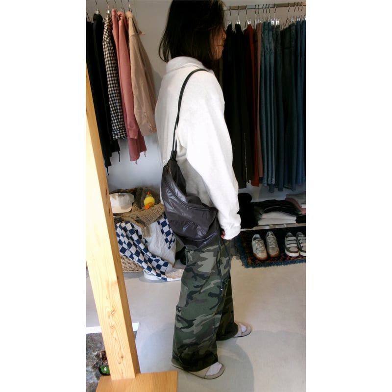 OLD FOLK HOUSE / Ball Bag Medium *Black | AVET