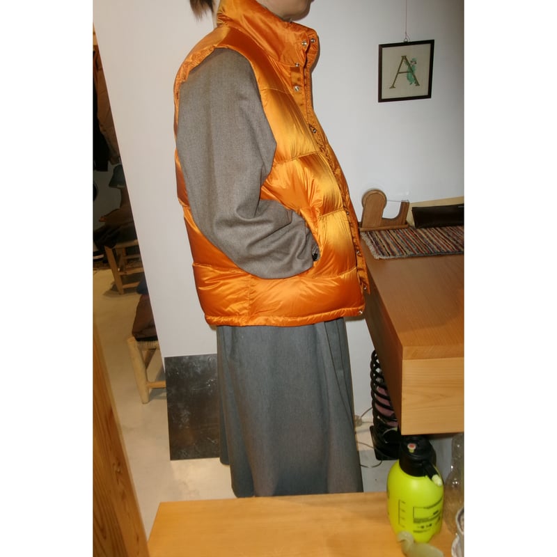 UNIVERSAL PRODUCTS / REVERSIBLE PACKABLE DOWN V