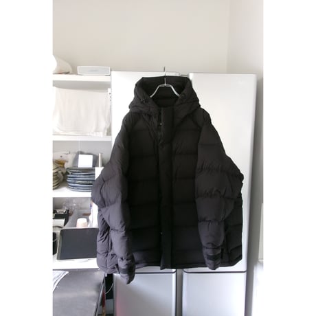 YOKO SAKAMOTO / SEAMLESS DOWN PARKA  *BLACK