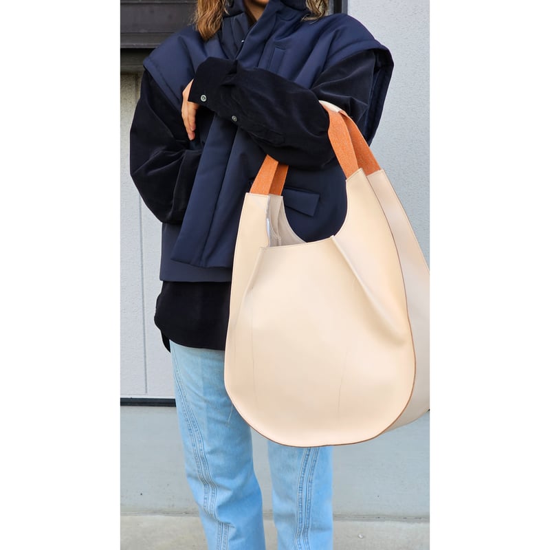 Rich I / CIRCLE [LEATHER BAG] | AVET