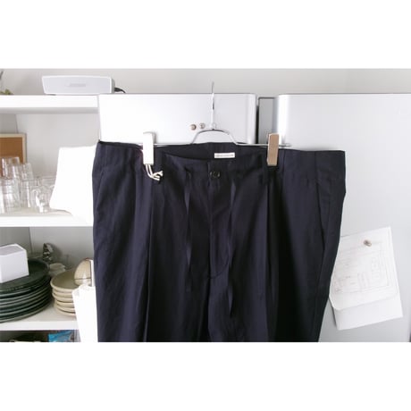 FUJI / COTTON SILK BELTLESS PANTS *NAVY