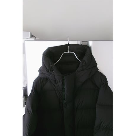 YOKO SAKAMOTO / SEAMLESS DOWN PARKA  *BLACK