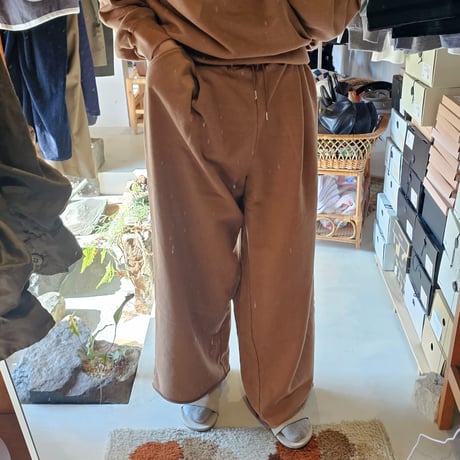 Rich I / TUCK SWEAT PANTS *BROWN