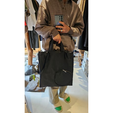 HIDAKA / PING-PONG PADDED TOTE *BLACK
