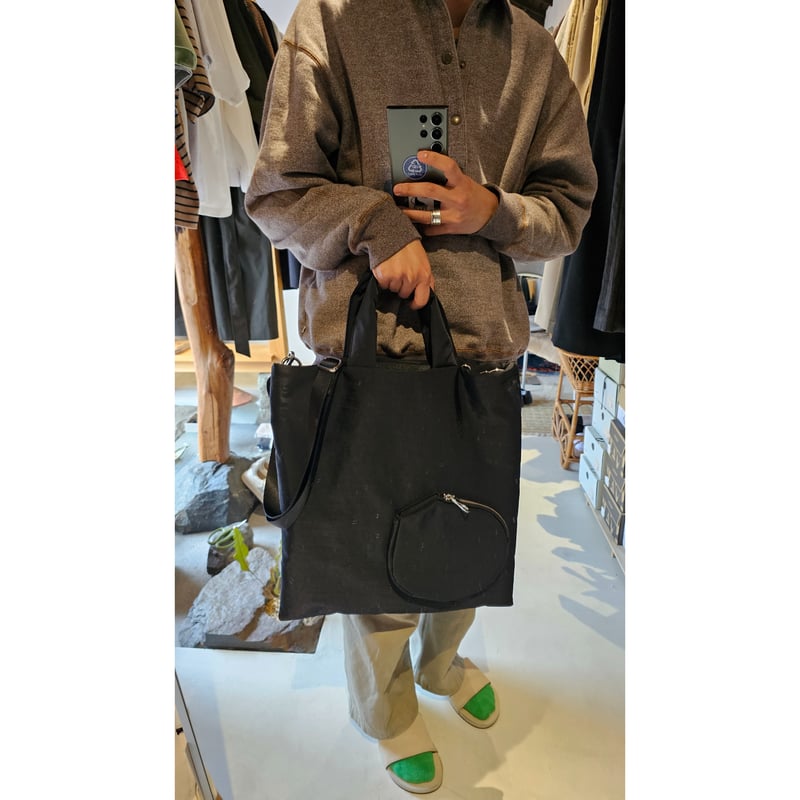 HIDAKA / PING-PONG PADDED TOTE *BLACK | AVET