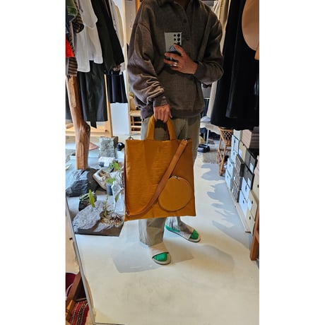 HIDAKA / PING-PONG PADDED TOTE *CAMEL