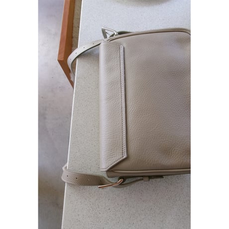 Rich I / Leather Shoulder Bag [Dumbo]  *GRAY