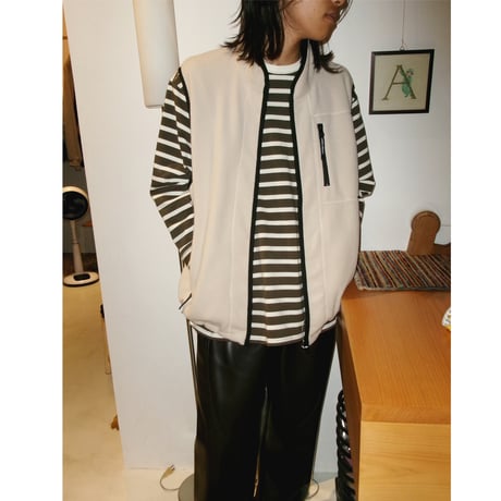 ●UNIVERSAL PRODUCTS / POLARTEC®︎ FLEECE VEST *ECRU