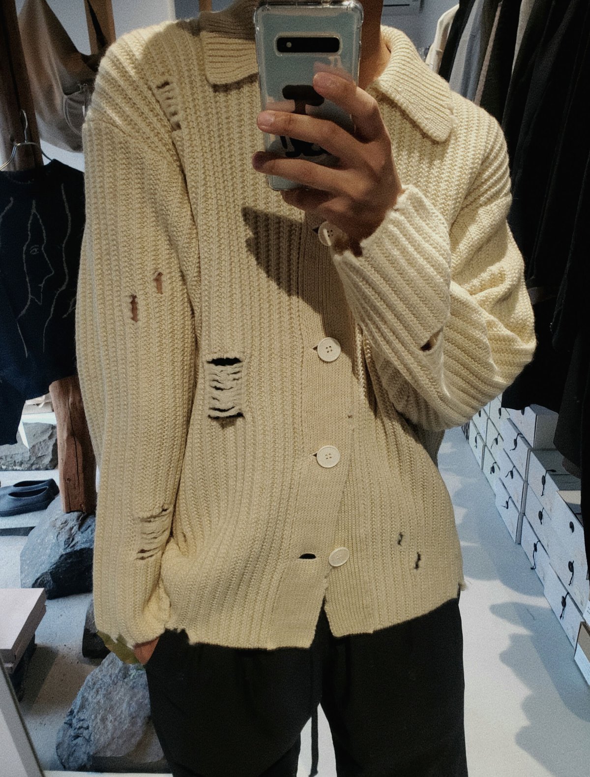 NVRFRGT / RAW WOOL DAMAGED CARDIGAN-ECRU