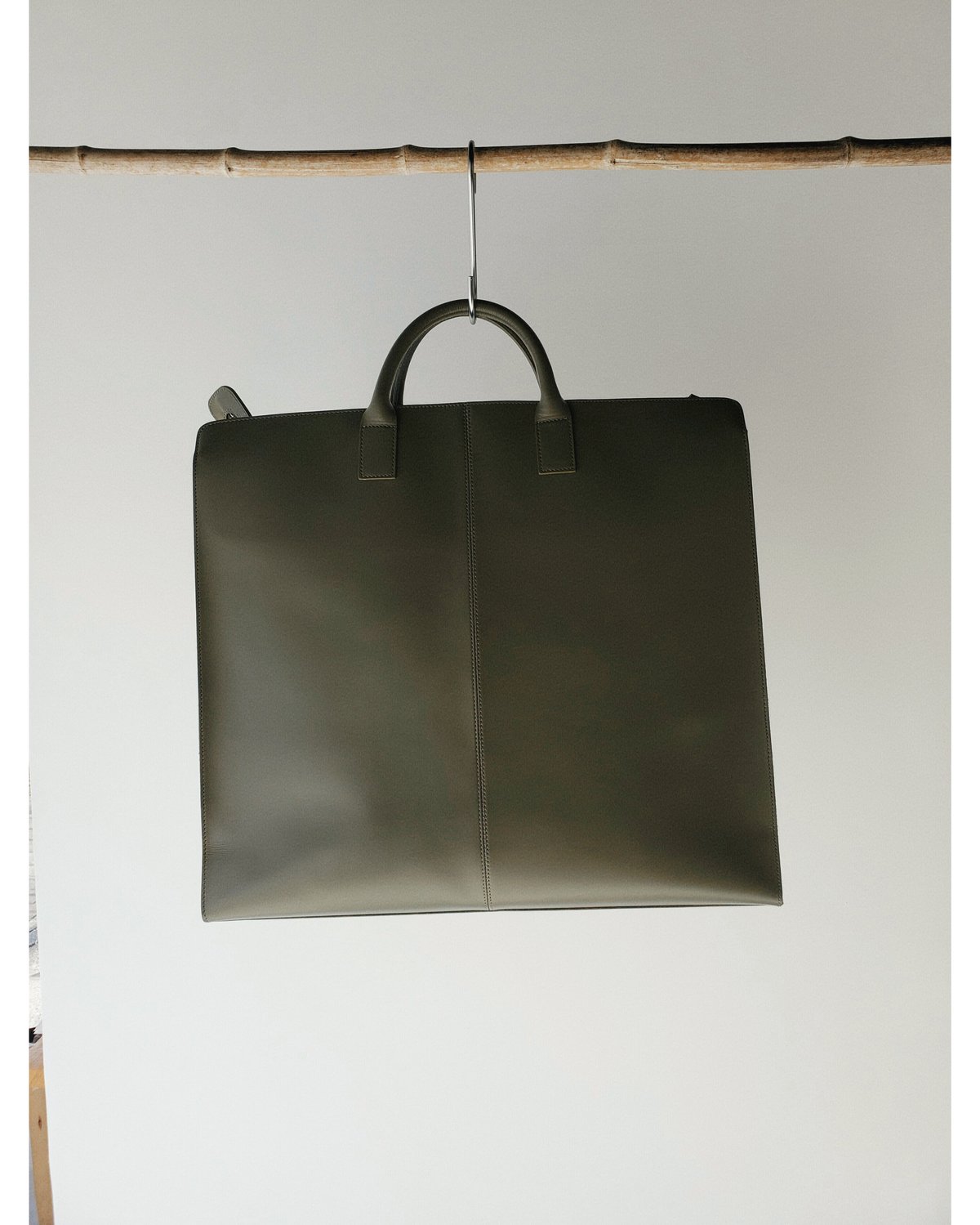 Rich I / RECTANGLE [LEATER HELMET BAG] | AVET