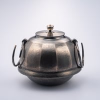 時代物【巧益造】いぶし銀 鎚目 芋頭形 急須 重 221g 燻銀横手急須 時代物【巧益造】いぶし銀 鎚目 芋頭形 急須 重 221g 燻銀横手