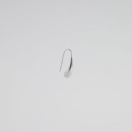 sign  short drop pierce (片耳)