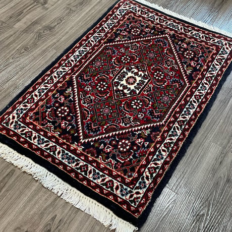 新品　ペルシャ絨毯　手織り　ザンジャン産　マヒ柄　74×53cm  茜色