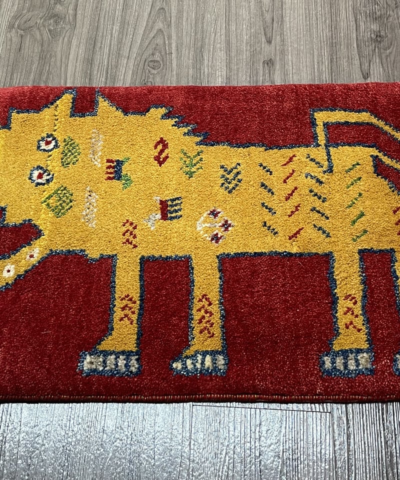 新品 ペルシャ絨毯 手織り ギャッベ 60×42cm 茜色 ライオン 山羊 新品 ペルシャ絨毯 手織り ギャッベ 60×42cm 茜色 ライオン 山羊