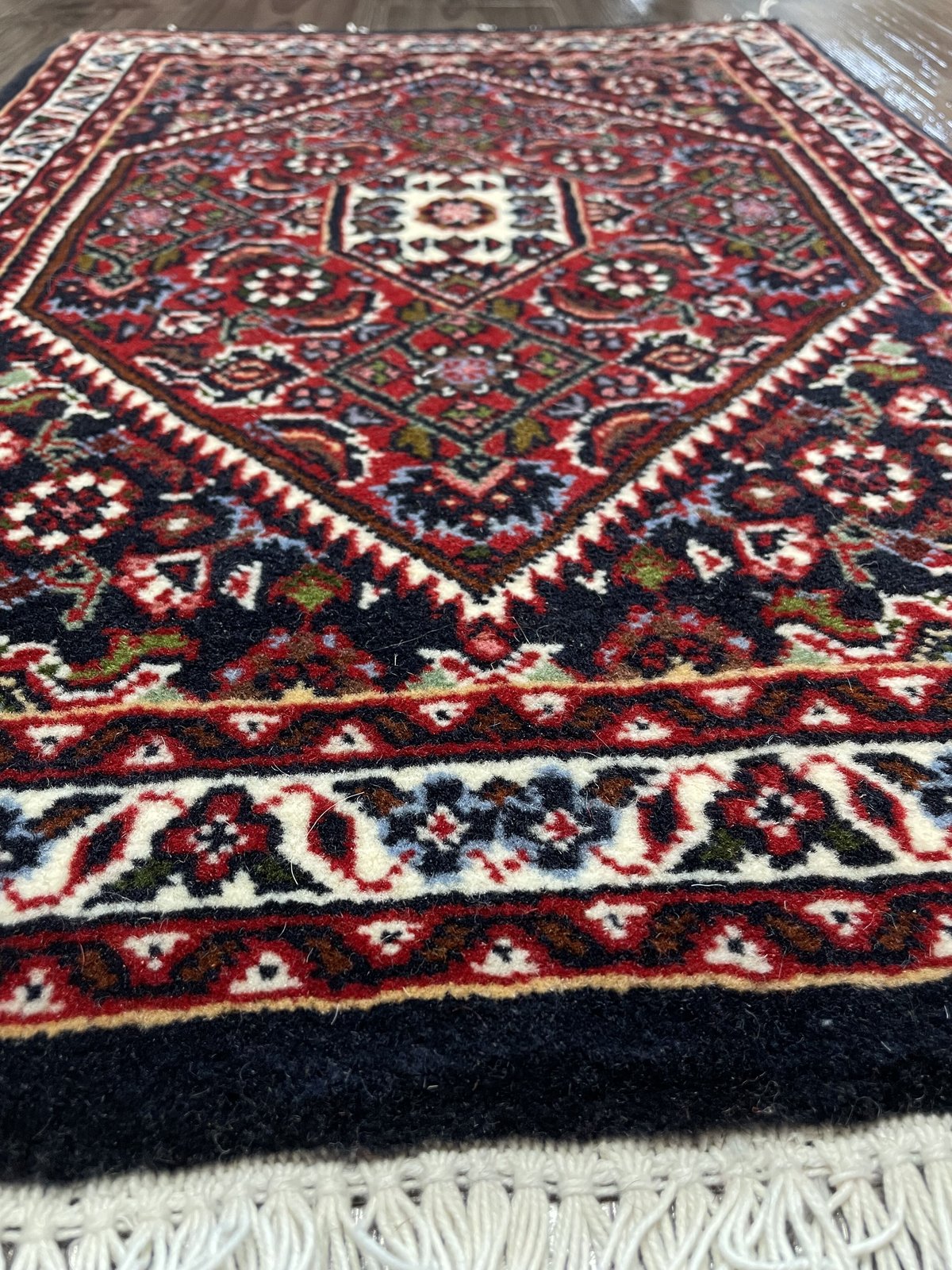 ペルシャ絨毯 手織り 草木染　スィールジャーン産 172x155 Sirjan ペルシャ絨毯 手織り 草木染 スィールジャーン産 172x155 Sirjan