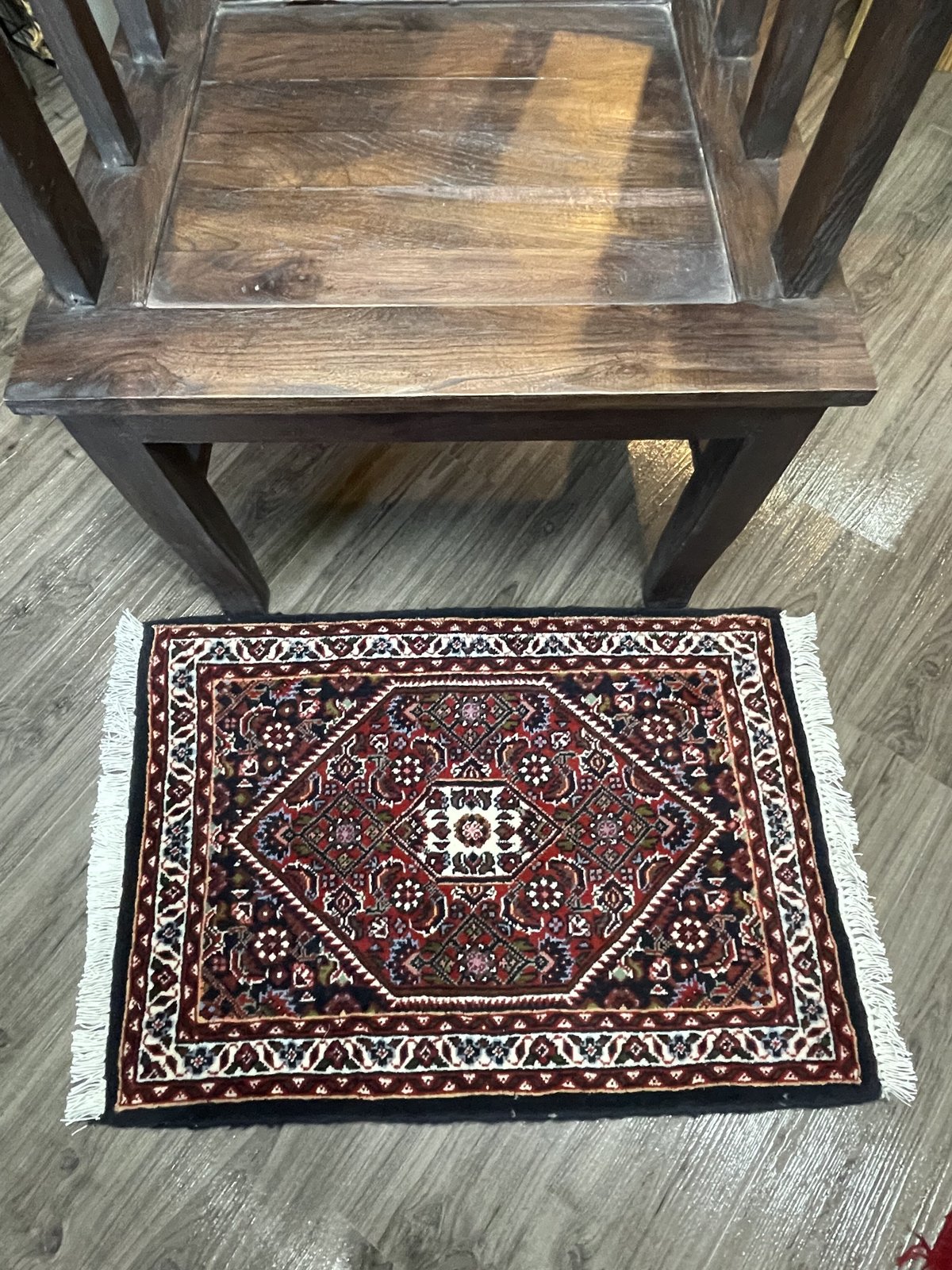 新品 ペルシャ絨毯 手織り ザンジャン産 マヒ柄 74×53cm 茜色