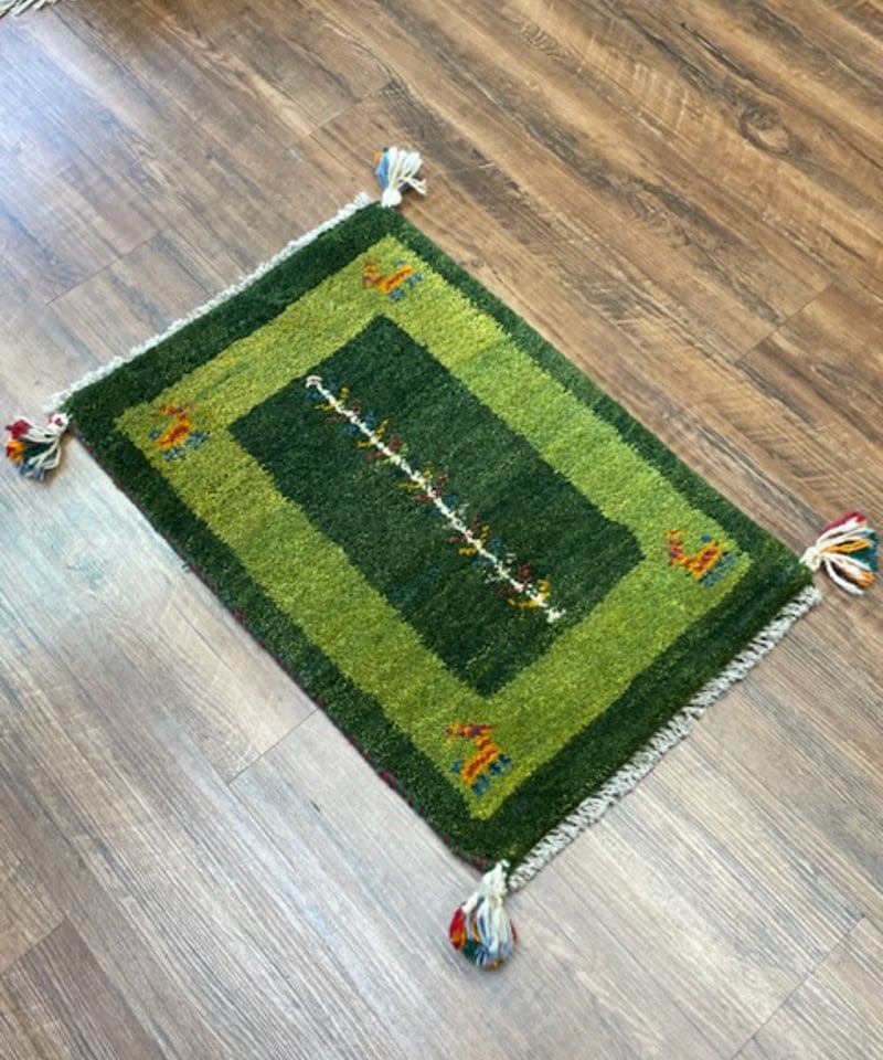 新品 ペルシャ絨毯 手織り ギャッベ59×40cm 緑色 山羊 生命の木 新品 ペルシャ絨毯 手織り ギャッベ59×40cm 緑色 山羊 生命の木