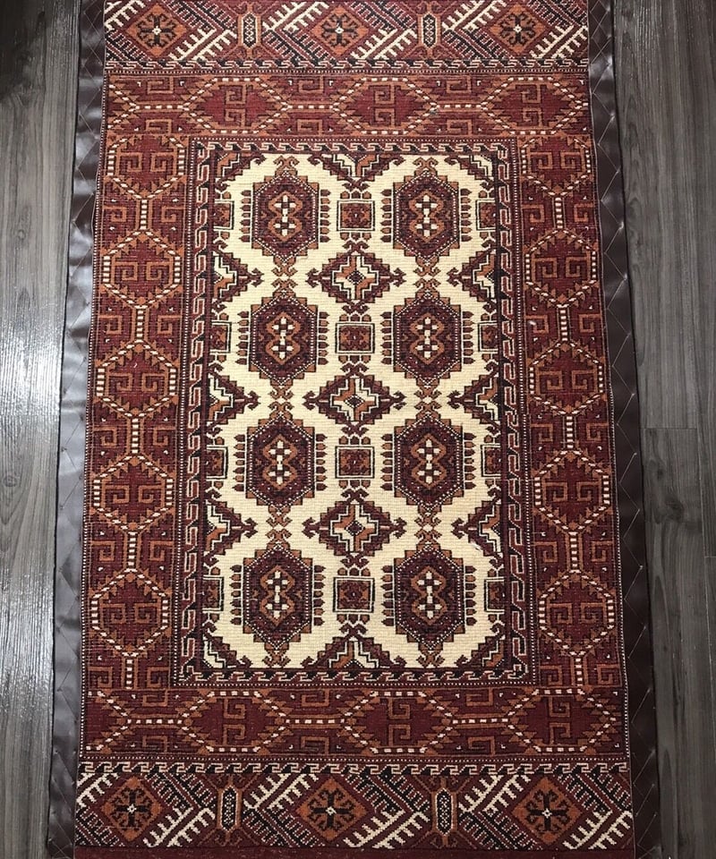 新品 ペルシャ絨毯 手織り トルキャマン産 トライバルラグ 124×82cm