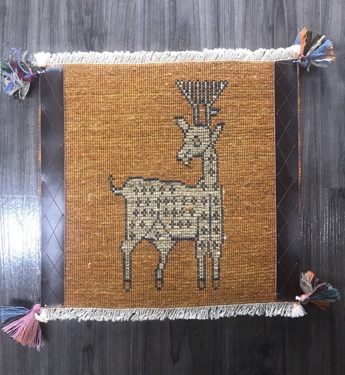 新品 ペルシャ絨毯 手織りギャッベ 39cm×41cm 鹿 オレンジ(黄色 新品 ペルシャ絨毯 手織りギャッベ 39cm×41cm 鹿 オレンジ(黄色