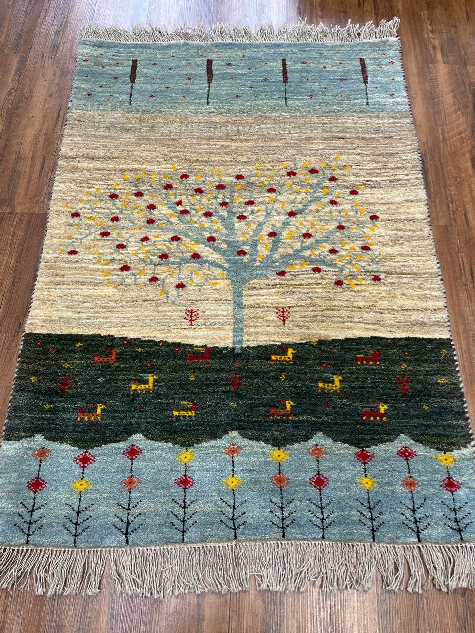 新品 ペルシャ絨毯 手織り リズ ギャッベ 122×85cm 風景 ザクロの木 花
