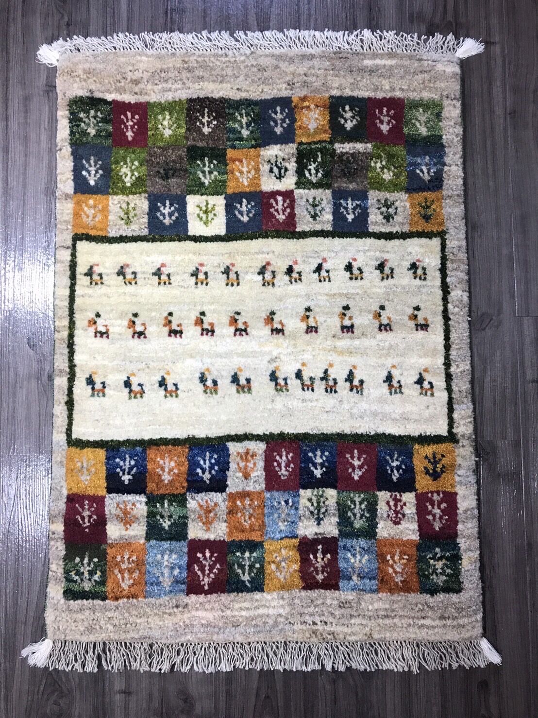 ペルシャ絨毯新品 ペルシャ絨毯 手織り ギャッベ 61×89cm 緑 山羊 花