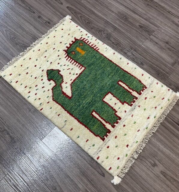 新品　ペルシャ絨毯　手織り　ヤラメ産　ライオン　緑色 新品 ペルシャ絨毯 手織り ヤラメ産 ライオン 緑色