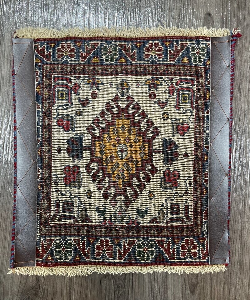 ペルシャ絨毯 123x81cm  ヤラメ  高品質 手織りトライバル ラグ 玄関