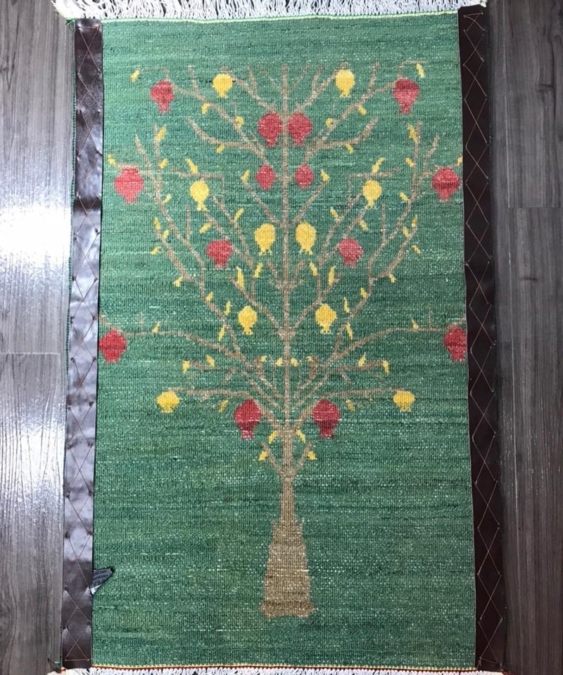 新品 ペルシャ絨毯 手織りリズギャッベ 86cm×57cm 緑 ザクロの木