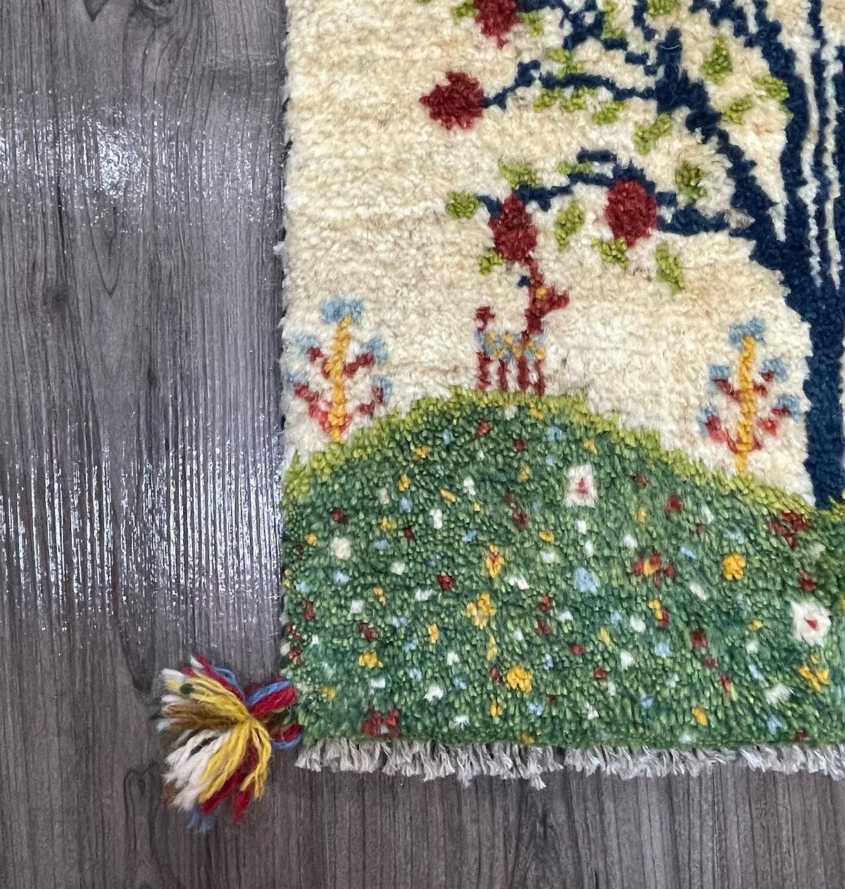 新品　ペルシャ絨毯　手織り　ギャッベ　キャシュクリ　ナチュラル　ザクロの木 新品 ペルシャ絨毯 手織り ギャッベ 39cm×39cm ナチュラル