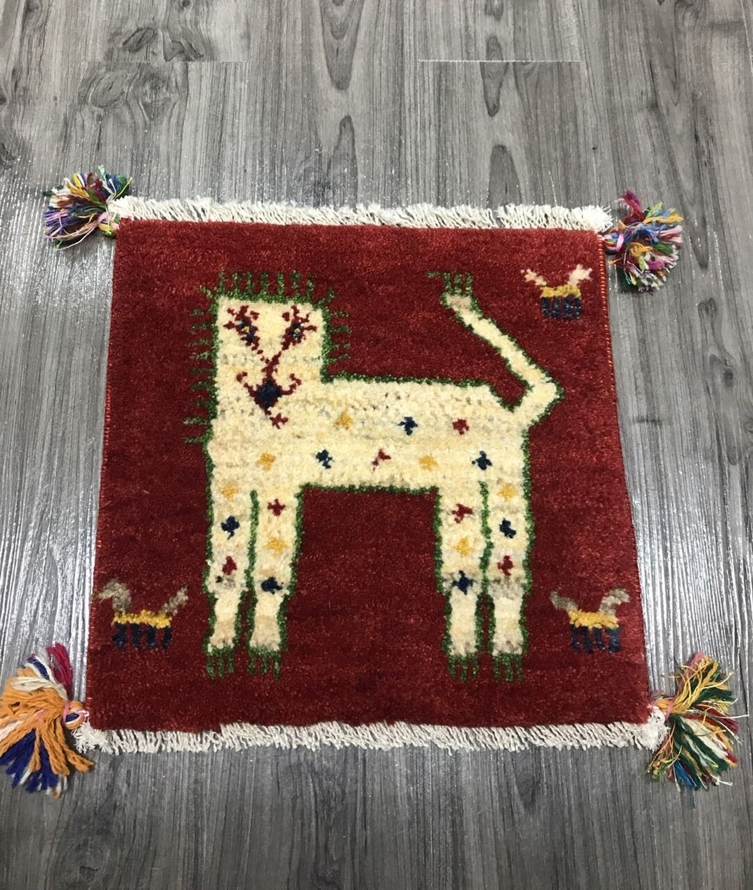 新品 ペルシャ絨毯 手織り ギャッベ 39×40cm 茜色 ライオン | SASANIAN