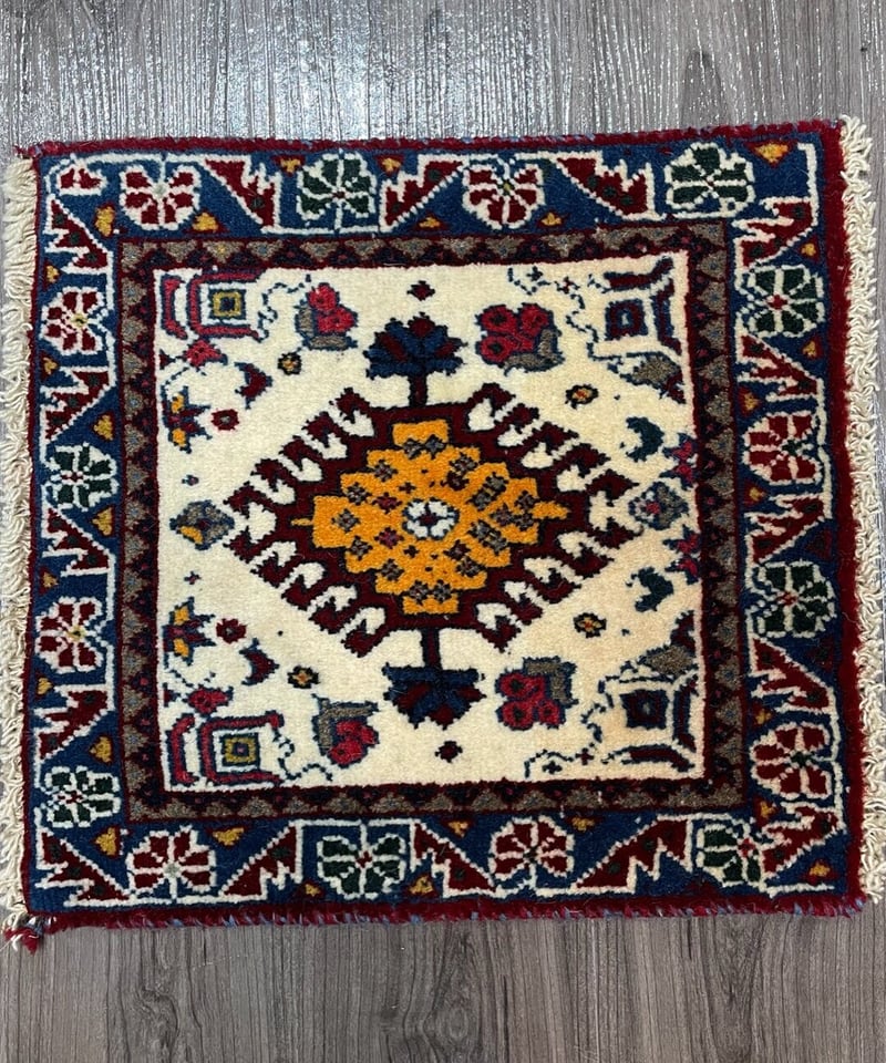 ヤラメ産 ペルシャ絨毯 80×53cm