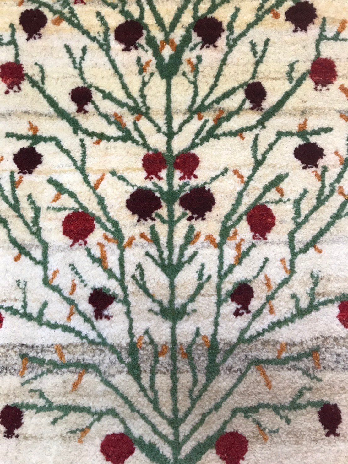 新品 ペルシャ絨毯 リズ ギャッべ ナチュラル ザクロの木