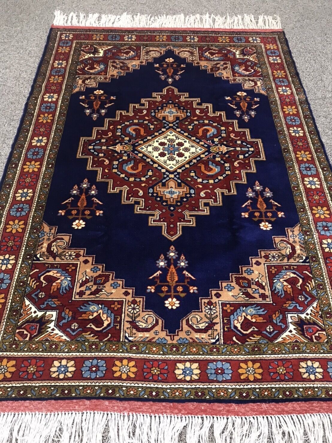 新品 ペルシャ絨毯 手織り トライバルラグ カシュガイ 165cm×115cm