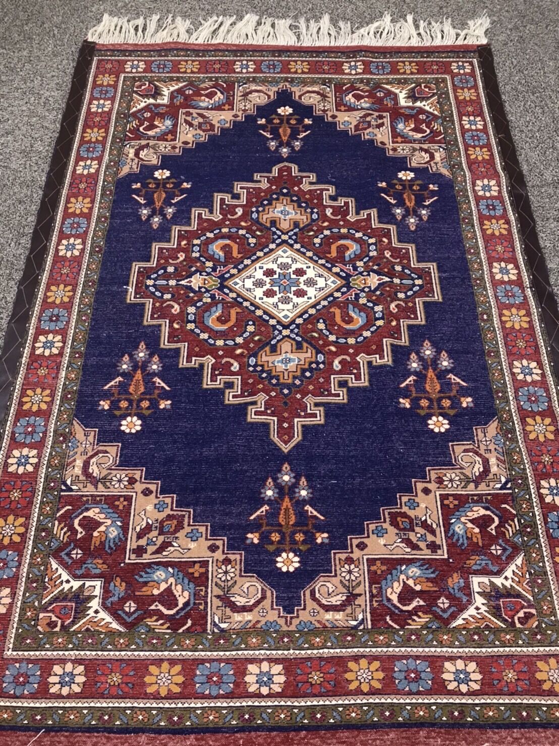 新品 ペルシャ絨毯 手織り トライバルラグ カシュガイ 165cm×115cm