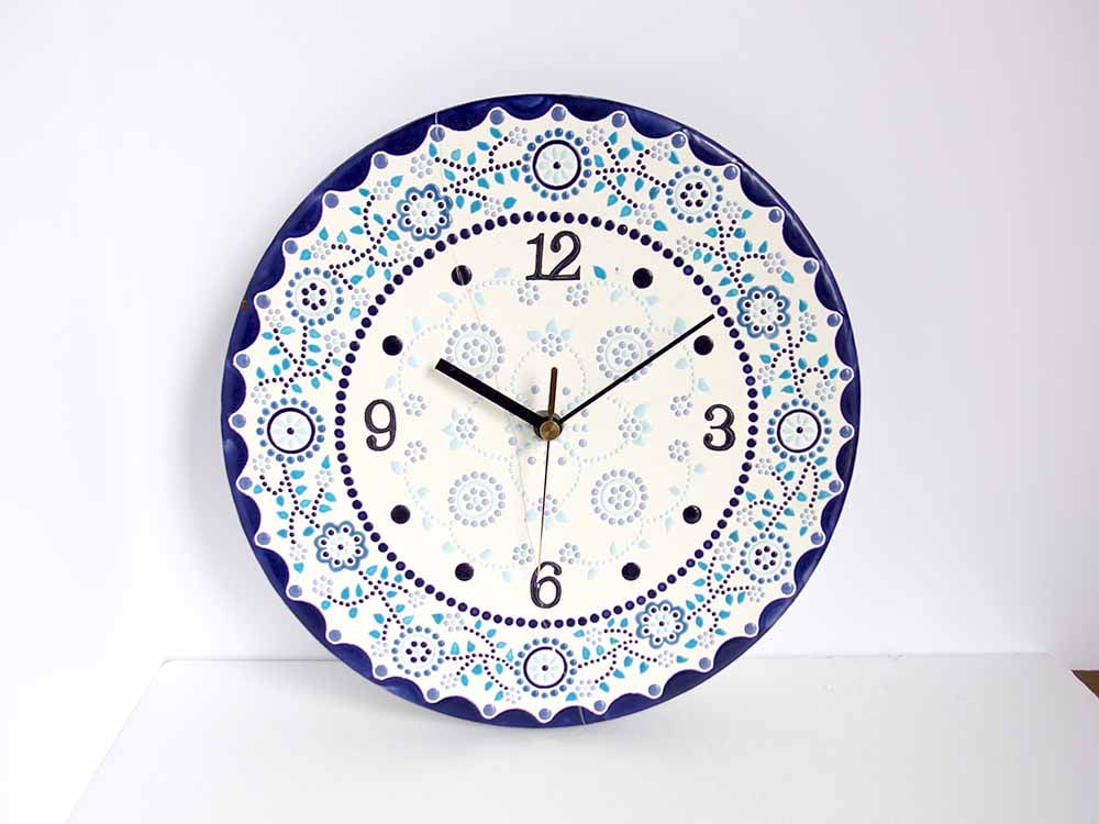 時計柄　皿　陶器 青いドットのお皿の時計 | スペインタイル絵付け工房リベーラ