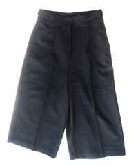 cropped pants black